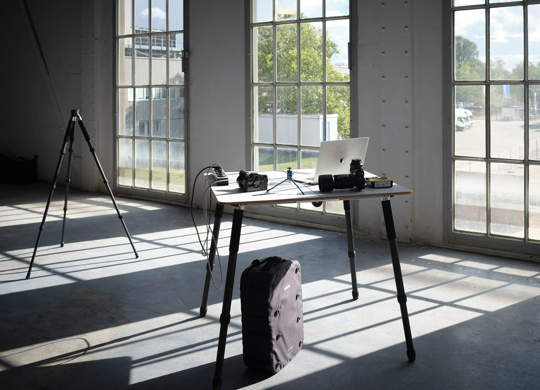 Quadro Table Multifunktionstisch mit 3-Segment Carbonbeinen + HG-Halter Quadro Table Multifunktionstisch mit 3-Segment Carbonbeinen + HG-Halter